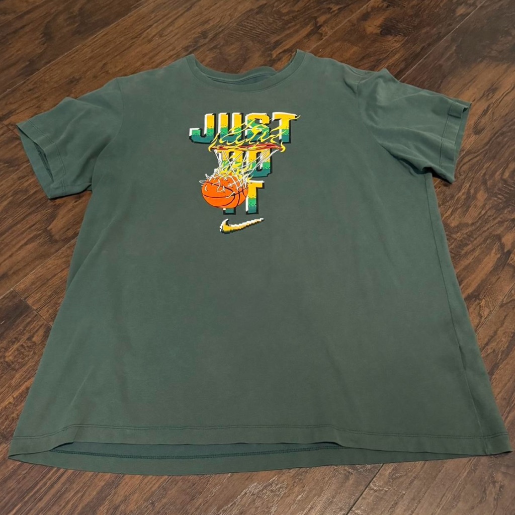 Nike Mens Green Shirt